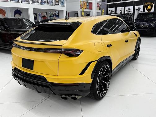 2024 Lamborghini Urus Performante