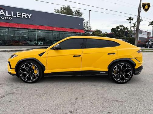 2024 Lamborghini Urus Performante