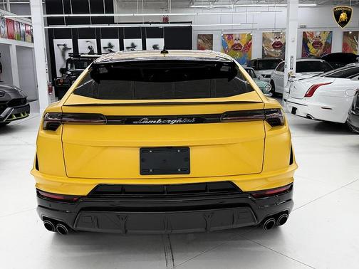 2024 Lamborghini Urus Performante
