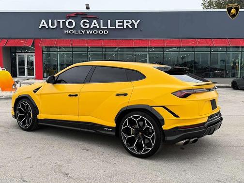 2024 Lamborghini Urus Performante