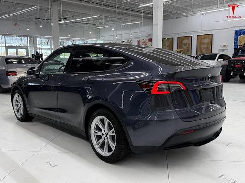 2021 Tesla Model Y Long Range Dual Motor All-Wheel Drive