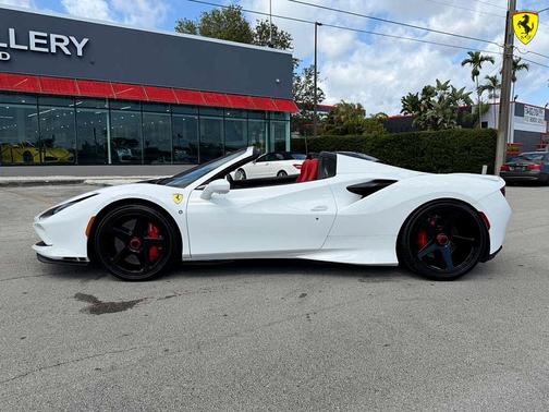 2022 Ferrari F8 Spider *CARBON FIBRE, HUGE MSRP