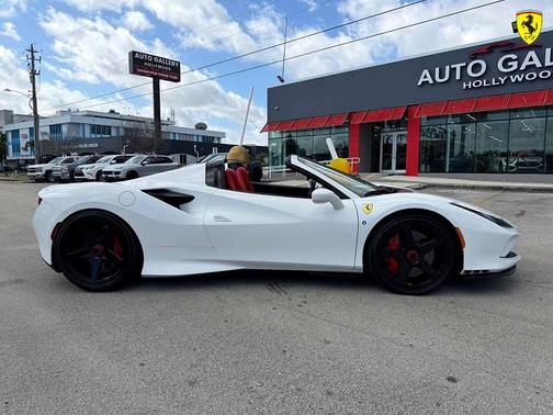 2022 Ferrari F8 Spider *CARBON FIBRE, HUGE MSRP