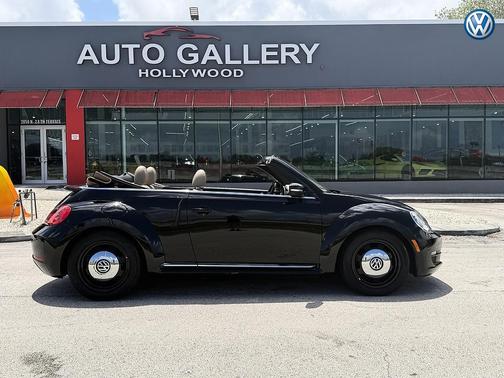 Black 2013 Volkswagen Beetle 2.5L