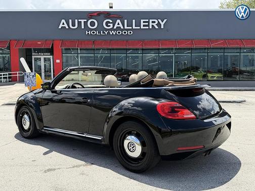 Black 2013 Volkswagen Beetle 2.5L