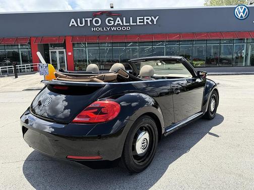 Black 2013 Volkswagen Beetle 2.5L