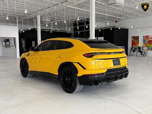 2024 Lamborghini Urus S