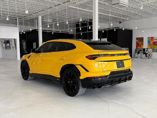 2024 Lamborghini Urus S
