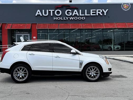 White 2013 Cadillac SRX Performance Collection