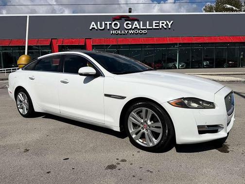 Polaris White 2017 Jaguar XJ XJL Portfolio