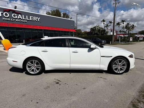 Polaris White 2017 Jaguar XJ XJL Portfolio