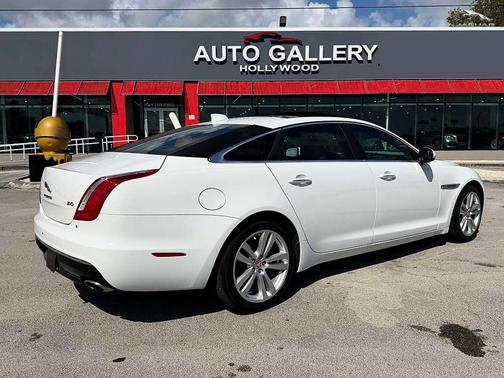 Polaris White 2017 Jaguar XJ XJL Portfolio