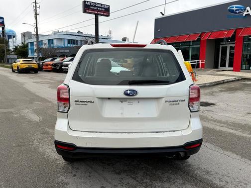 2017 Subaru Forester 2.5i
