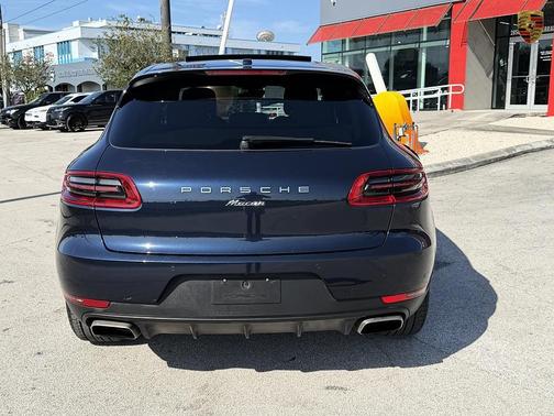 Night Blue Metallic 2017 Porsche Macan Macan