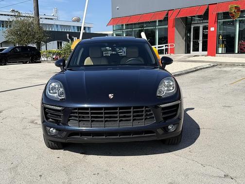 Night Blue Metallic 2017 Porsche Macan Macan