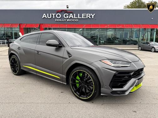 2022 Lamborghini Urus Graphite Capsule