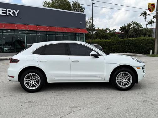 White 2016 Porsche Macan Macan S