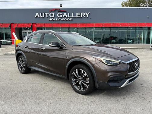 2018 INFINITI QX30 Luxury