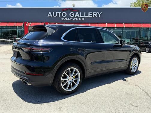 Blue 2020 Porsche Cayenne Cayenne