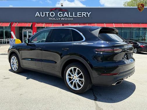 Blue 2020 Porsche Cayenne Cayenne