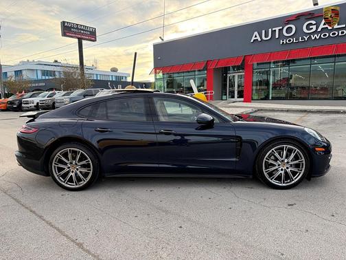 2019 Porsche Panamera 4