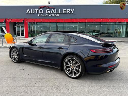 2019 Porsche Panamera 4