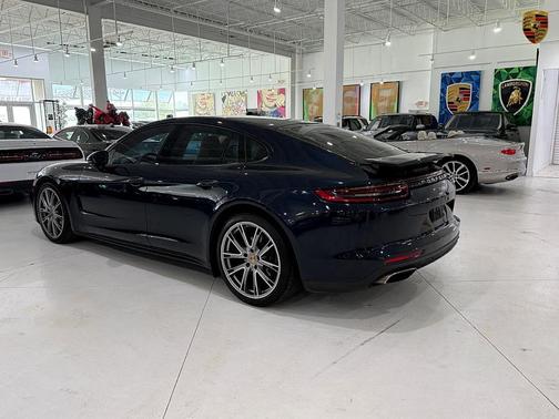 2019 Porsche Panamera 4