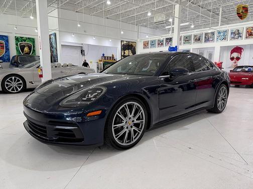 2019 Porsche Panamera 4