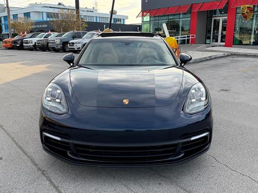 2019 Porsche Panamera 4