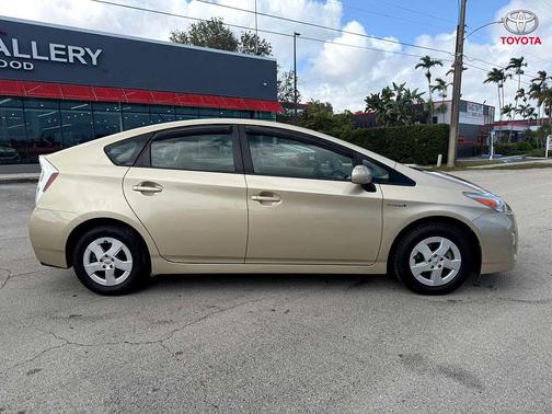 2010 Toyota Prius III