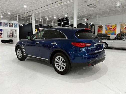 2016 INFINITI QX70 Base