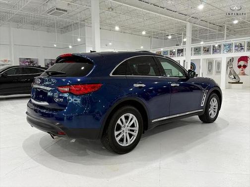 2016 INFINITI QX70 Base