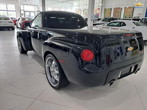 2004 Chevrolet SSR LS