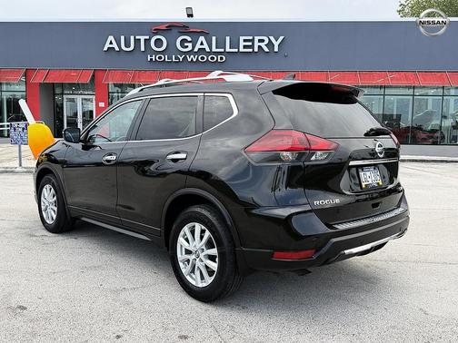 Magnetic Black Pearl 2020 Nissan Rogue SV