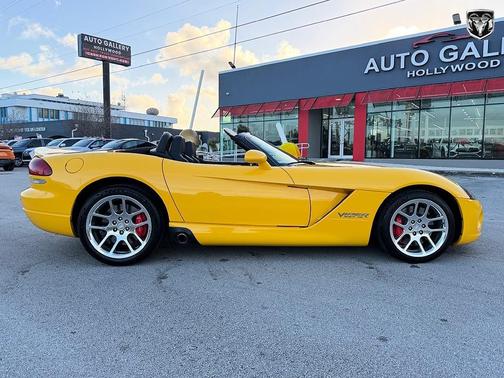2005 Dodge Viper SRT10