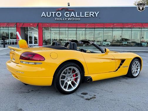 2005 Dodge Viper SRT10