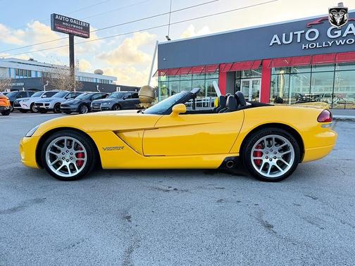 2005 Dodge Viper SRT10