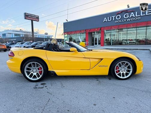 2005 Dodge Viper SRT10