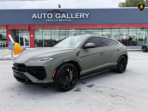 Verde Hydra Matt 2025 Lamborghini Urus SE