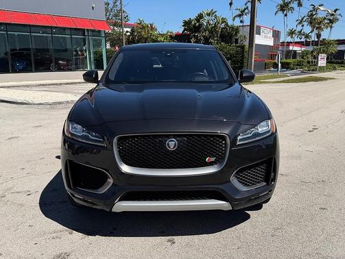 Corris Grey Metallic 2018 Jaguar F-PACE S