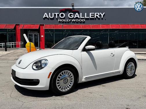 White 2013 Volkswagen Beetle 2.5L