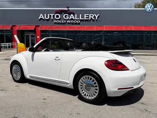 White 2013 Volkswagen Beetle 2.5L