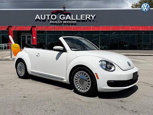 White 2013 Volkswagen Beetle 2.5L