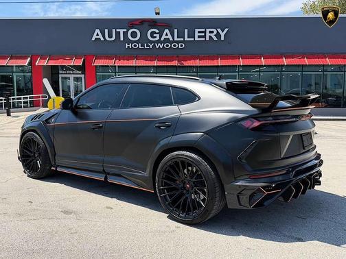2020 Lamborghini Urus Full Carbon Fiber body kit