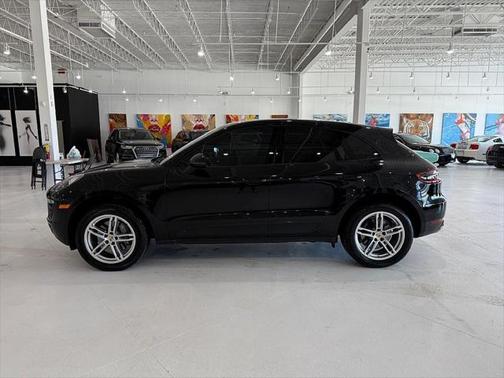 2017 Porsche Macan Base