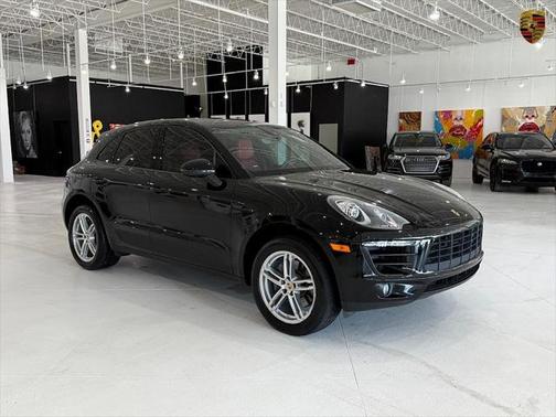 2017 Porsche Macan Base
