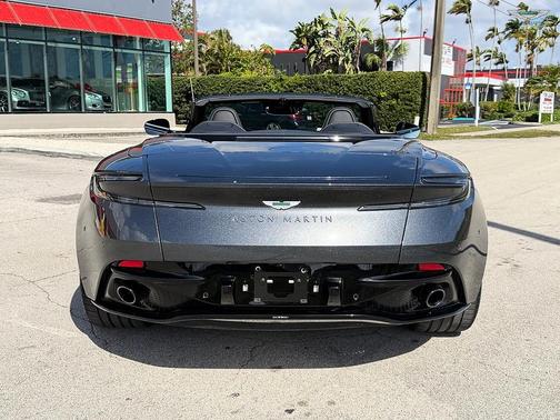 2025 Aston Martin DB12 Volante