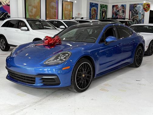 2017 Porsche Panamera 4