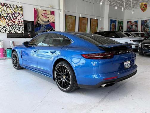 2017 Porsche Panamera 4