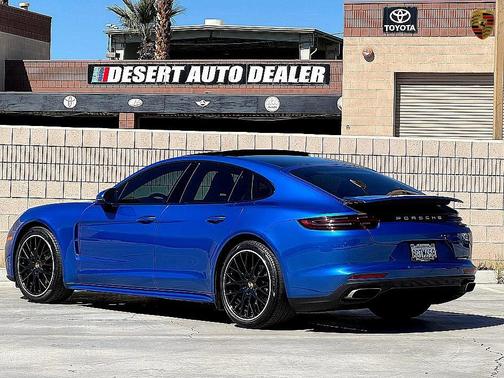 2017 Porsche Panamera 4